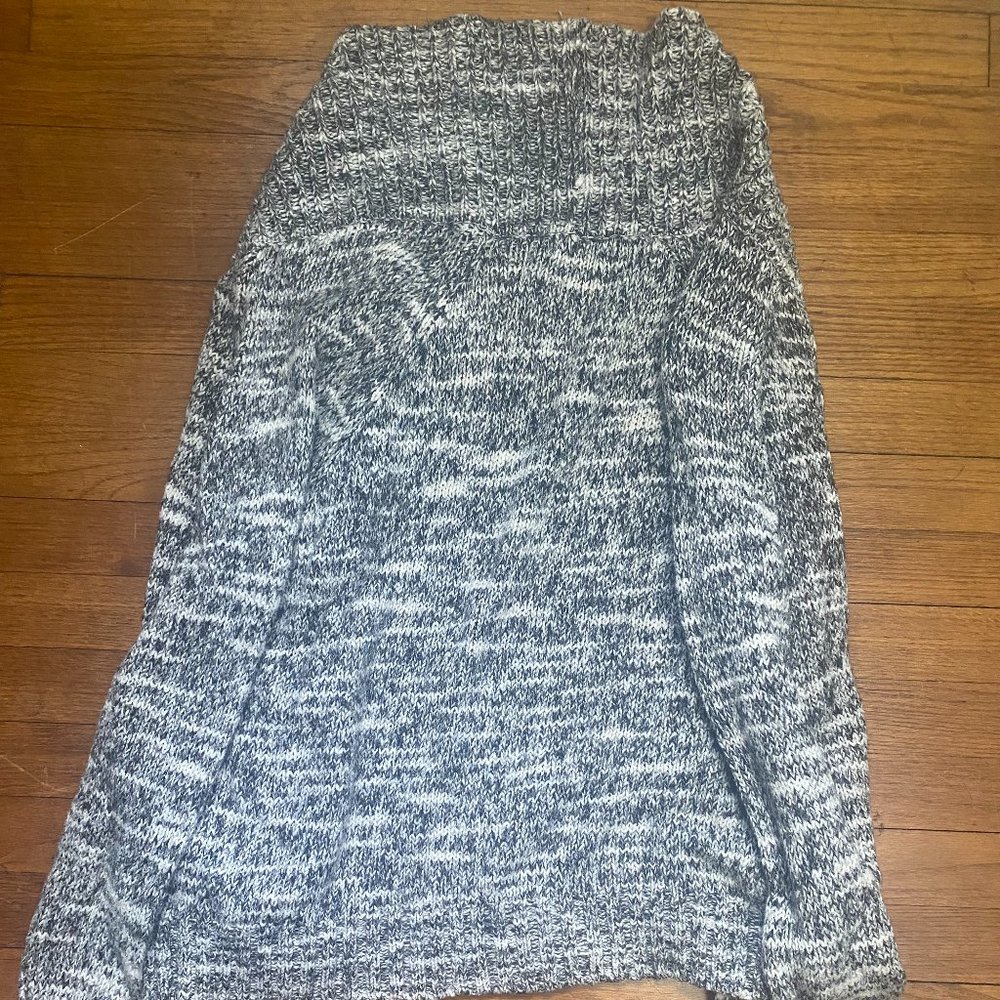 H&M Sweater - Picture 3 of 3